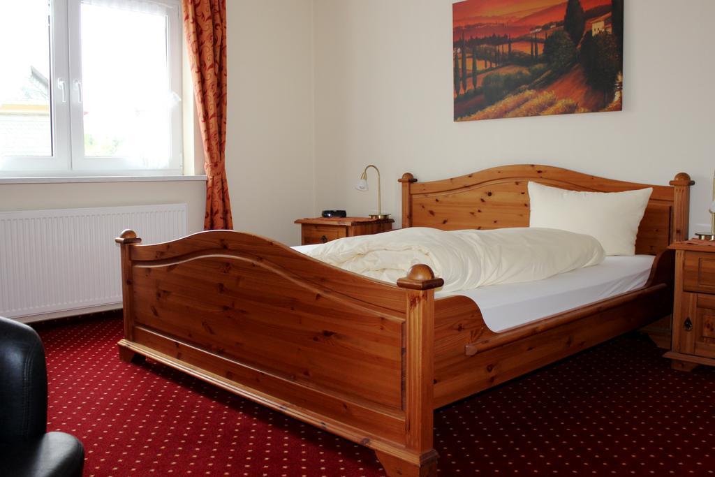 Hotel Schinderhannes Sohren Buitenkant foto